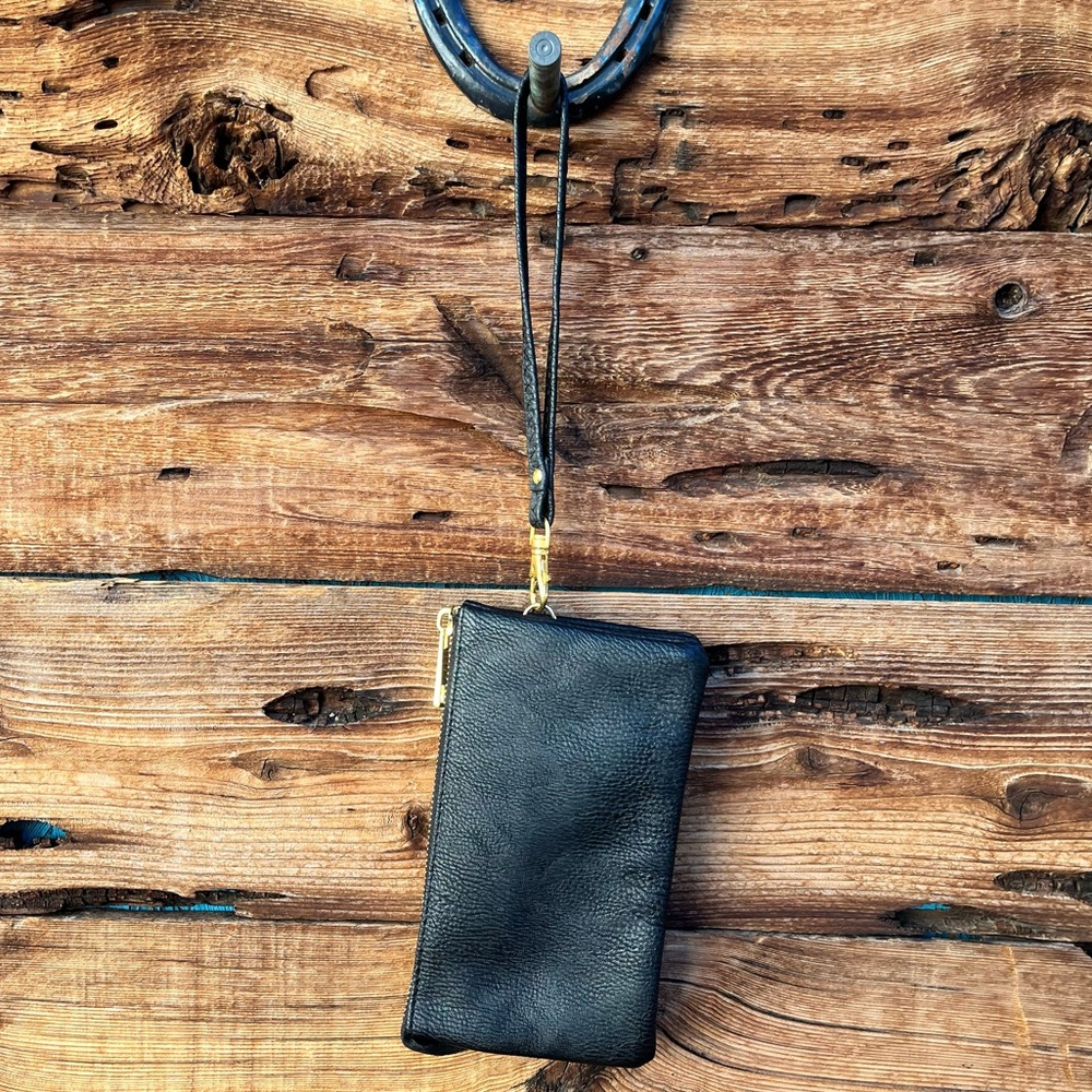 UNBRANDED | Black Leather Wristlet